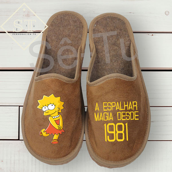 Chinelos a Espalhar Magia Lisa Simpsons com data - Sê-Tu