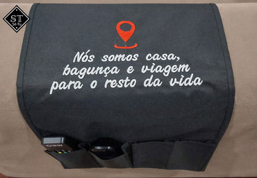 Porta Comandos Bordado Nós Somos Casa, Bagunça e Viagem