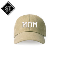 Conjunto Boné Mom + Dad Bordado