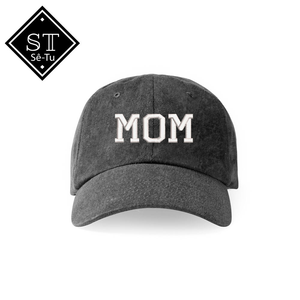 Conjunto Boné Mom + Dad Bordado